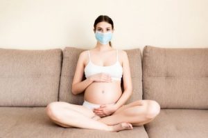 Coronavirus in caso di gravidanza o allattamento: cosa fare